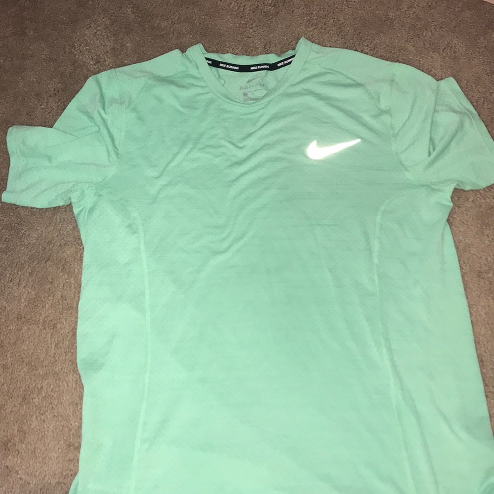 Nike top